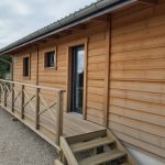 Bardage bois brulé brossé : techniques et atouts du bardage bois brulé brossé pour une façade durable